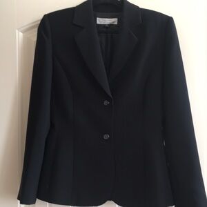 Tahari like new black jacket. Black. Sz 6